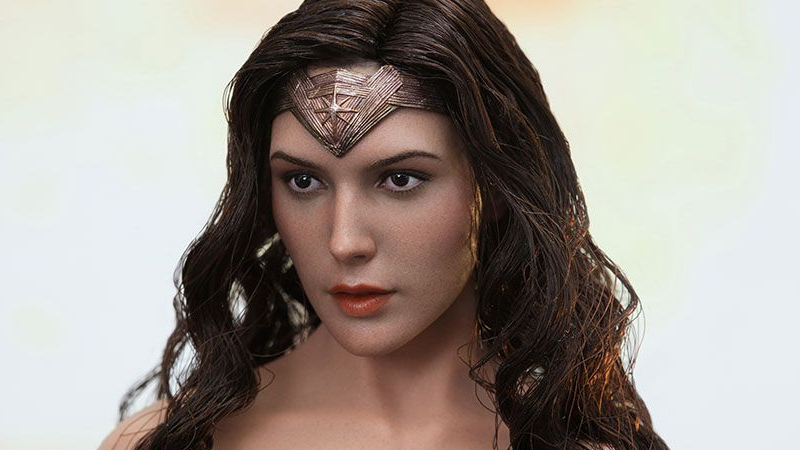 Illustration for article titled Wonder Woman Finally Gets Her Own Awesome Hot Toys Figure